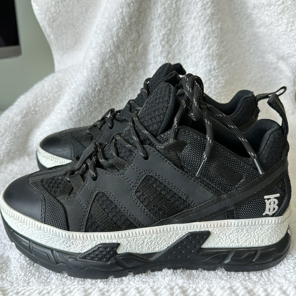 Burberry Mesh Nubuck Union Low-Top Sneakers. Size 36 Black - Picture 2 of 4